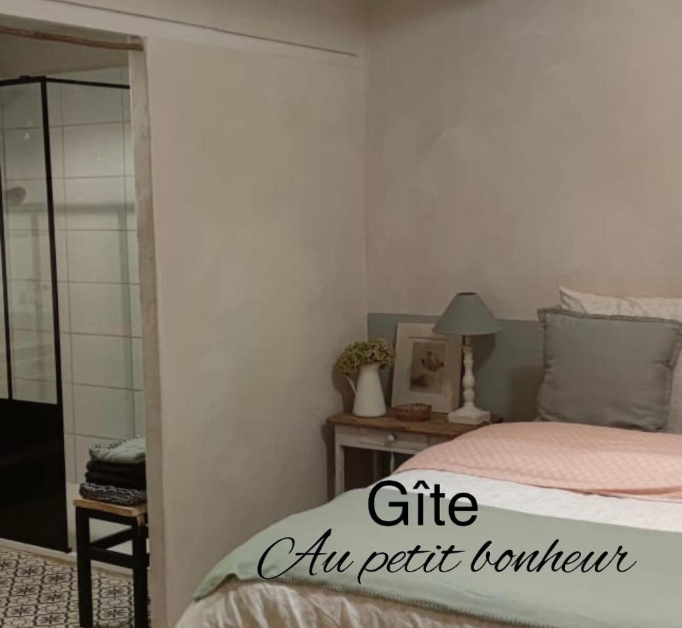 Gîte Au petit bonheur Chateldon Eksteriør billede